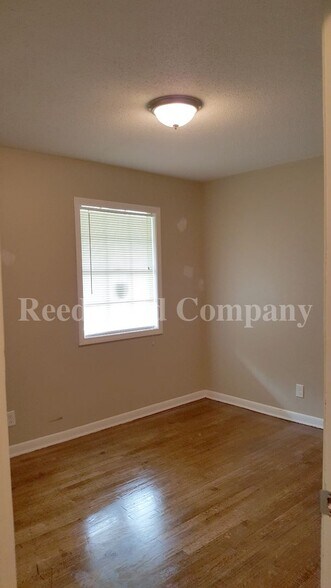 Building Photo - 4173 Cottonwood Rd