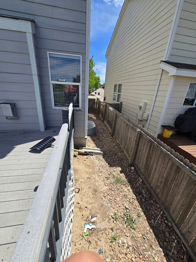 Building Photo - Spacious and Bright 4 Bedroom Home with Garage and Basement Now Available!