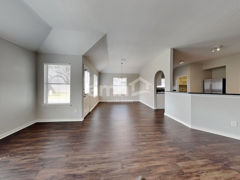 Building Photo - 5010 Chase Mountain Dr