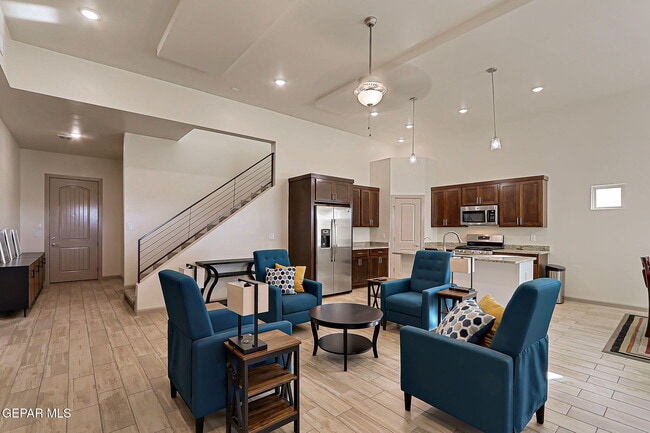 Building Photo - 7825 Enchanted View Dr