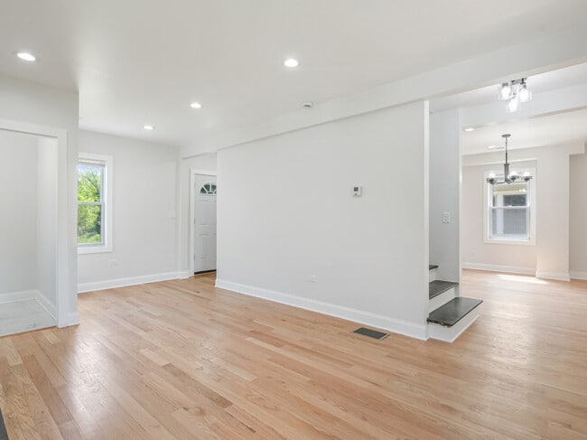 Building Photo - 1309 Ridgewood Dr