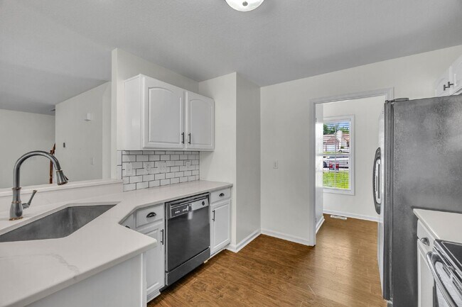 Building Photo - 2701 Hidden Ridge Ct