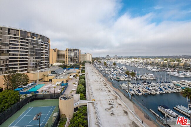 Building Photo - 4337 Marina City Dr
