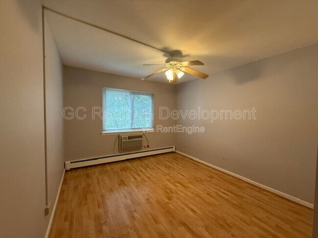 Building Photo - 1180 Meadow Ln