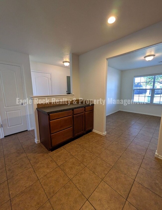 Building Photo - Bixby Home for Rent (3beds/2baths)
