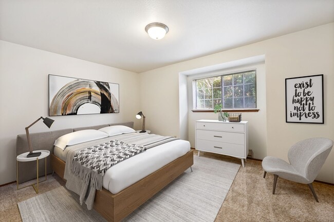 Building Photo - River Glen