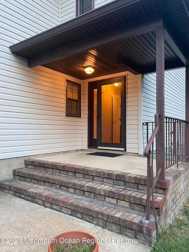 Building Photo - 438 Oak Knoll Dr