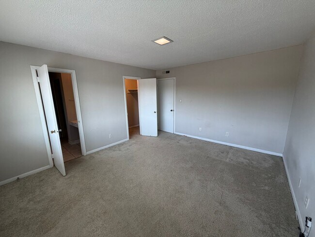 Building Photo - 2364 Champion Ct