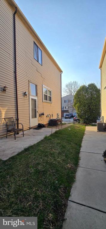 Building Photo - 1521 Stoney Ln