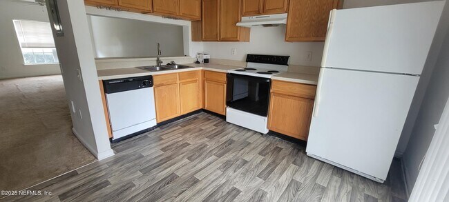 Building Photo - 12311 Kensington Lakes Dr