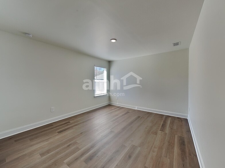 Building Photo - 3555 Shane Hill Rd SW