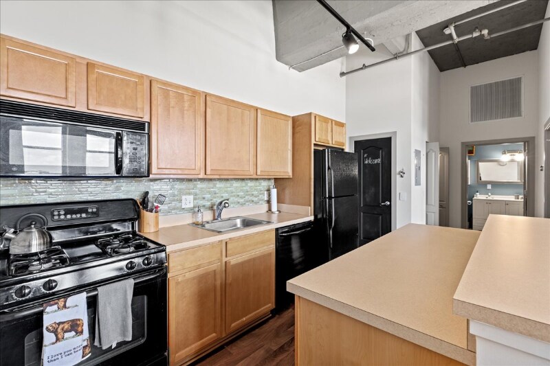 Building Photo - 511 N Broad St