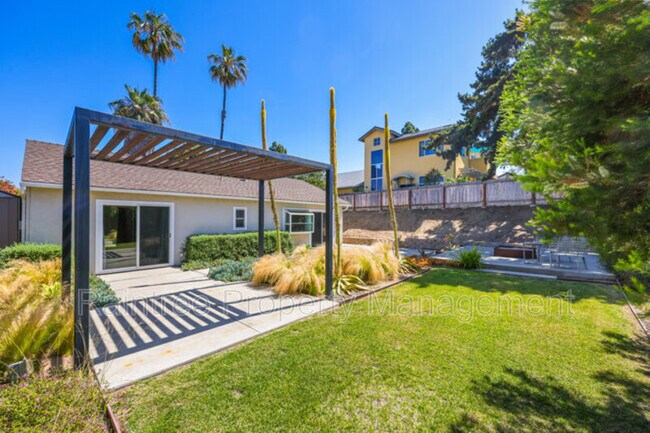 Building Photo - 1731 Rogue Isle Ct