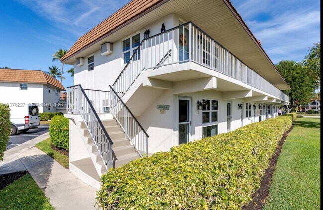 Building Photo - 240 N Collier Blvd