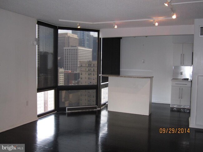 Building Photo - 2020 Walnut St