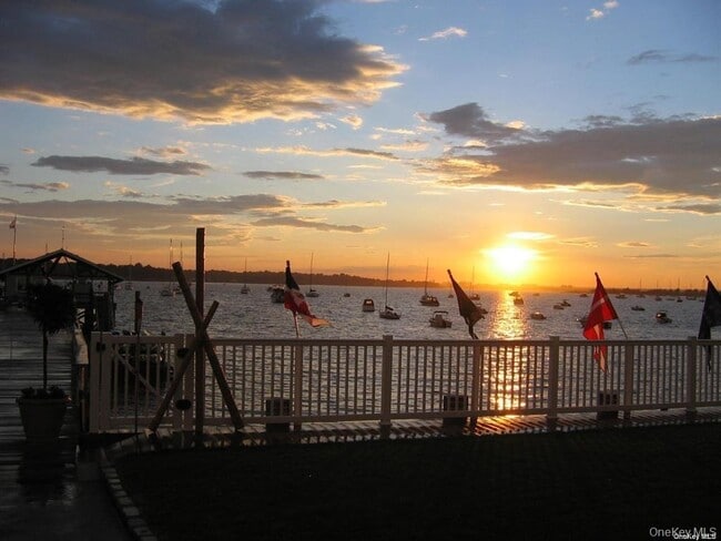 Building Photo - 5 Carlton Ave