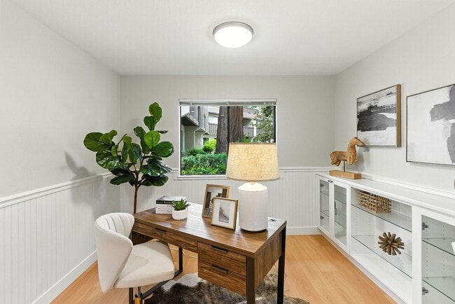 Building Photo - Beautifully Remodeled One-Bedroom Condo