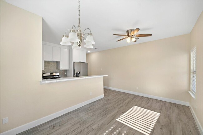 Building Photo - 5618 Ridgeway Dr