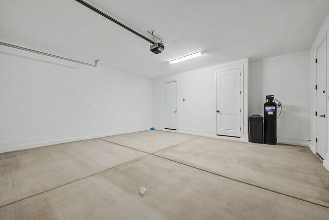 Building Photo - Alovita North 4 bedroom 3 baths