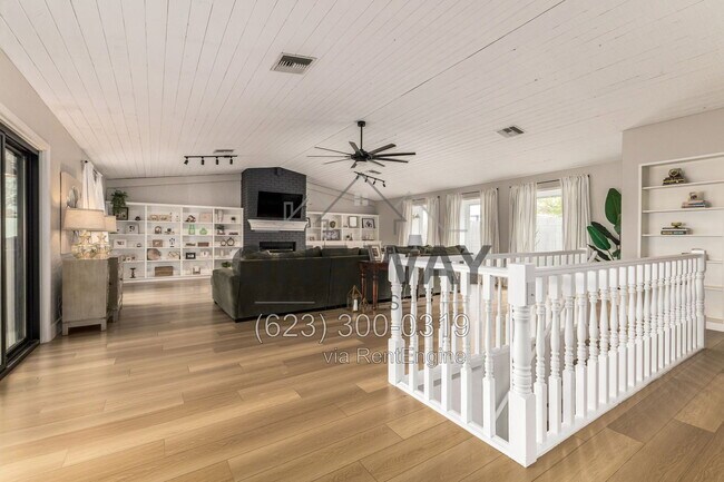 Building Photo - 107 S Catalina St
