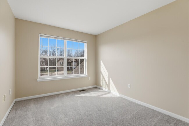 Building Photo - 35900 Abbey Dr