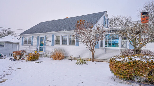 Building Photo - 92 Plainfield Dr