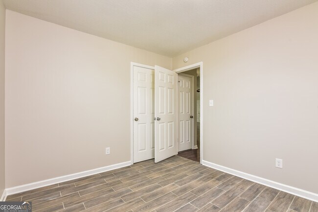 Building Photo - 1127 E Briar Gate Ct
