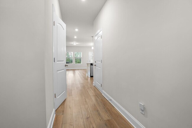 Building Photo - 326 Seaton Wy