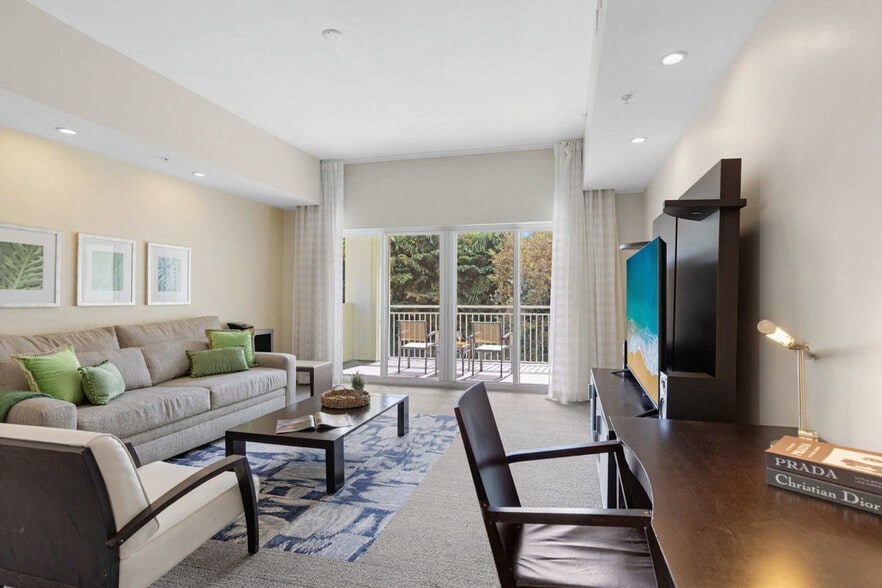 Building Photo - 5300 NW 87th Ave