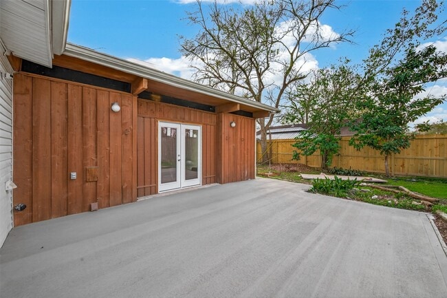 Building Photo - 5503 Jason St