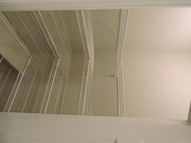 Building Photo - 124 Fairway Dr