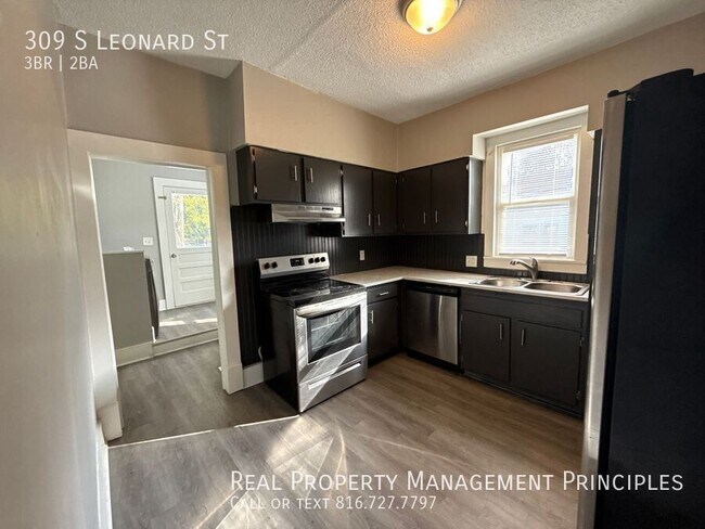 Building Photo - 309 S Leonard St