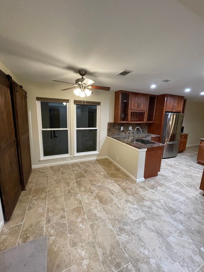 Building Photo - Rare Rental- Fully Renovated Classic in Ca...