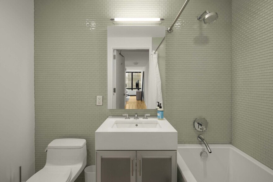 Building Photo - 1113 York Ave