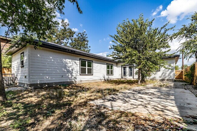 Building Photo - 1934 Lamar St