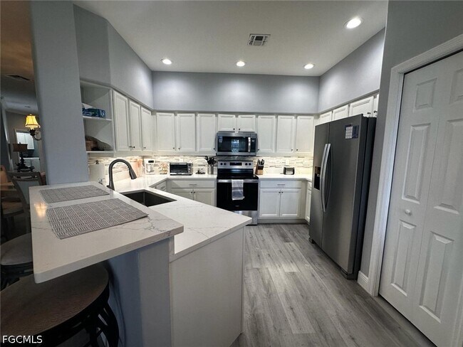 Building Photo - 9240 Bayberry Bend
