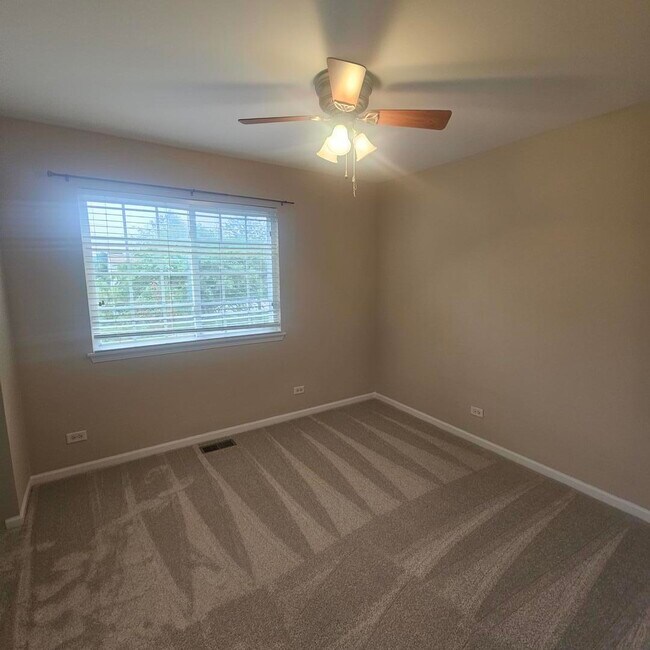 Building Photo - 6085 Delaney Dr
