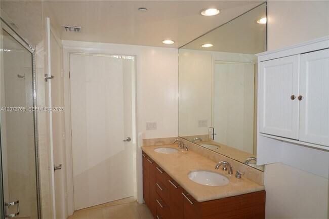 Building Photo - 50 Biscayne Blvd