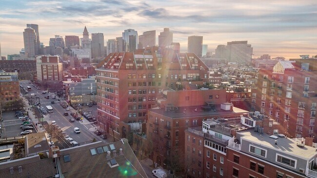 Building Photo - 300 Commercial St