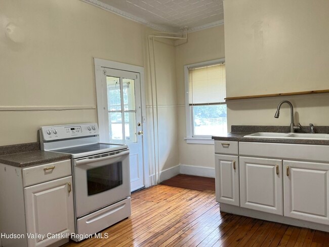 Building Photo - 9 N Franklin St