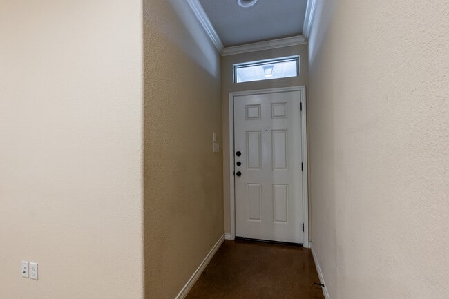 Building Photo - 312 Newcomb Ln