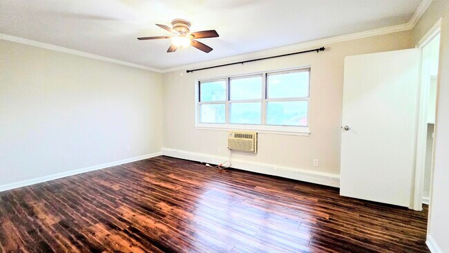 Building Photo - 3600 Charles Ct
