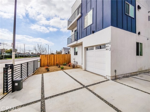 Building Photo - 3809 W Exposition Blvd