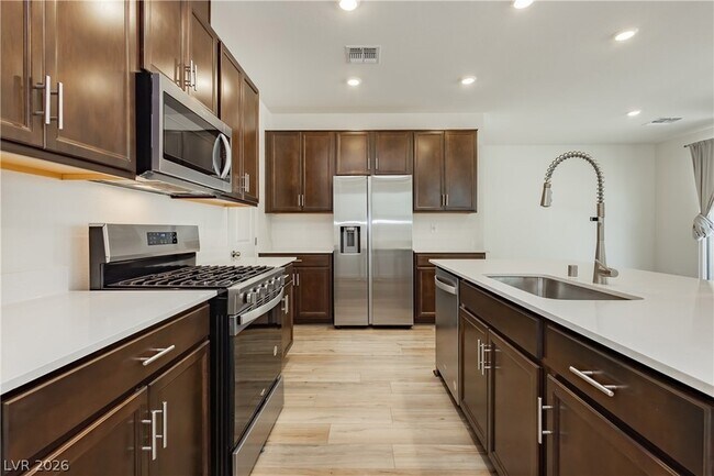 Building Photo - 9108 Vesey Ave