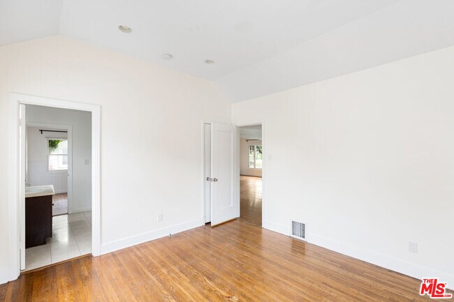 Building Photo - 2127 Benecia Ave