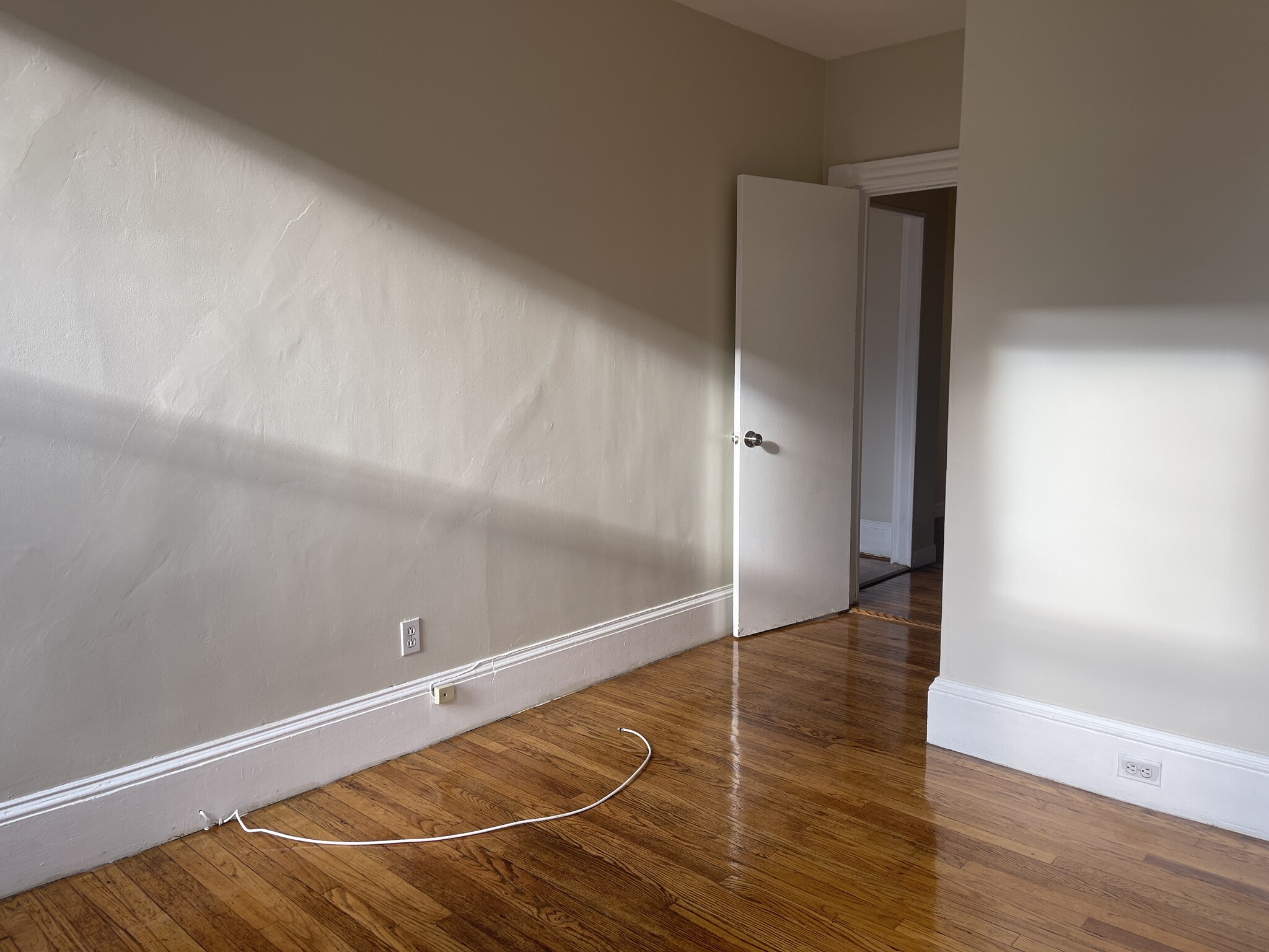 Building Photo - 338 K St