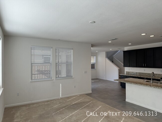 Building Photo - 17624 Monroe Dr