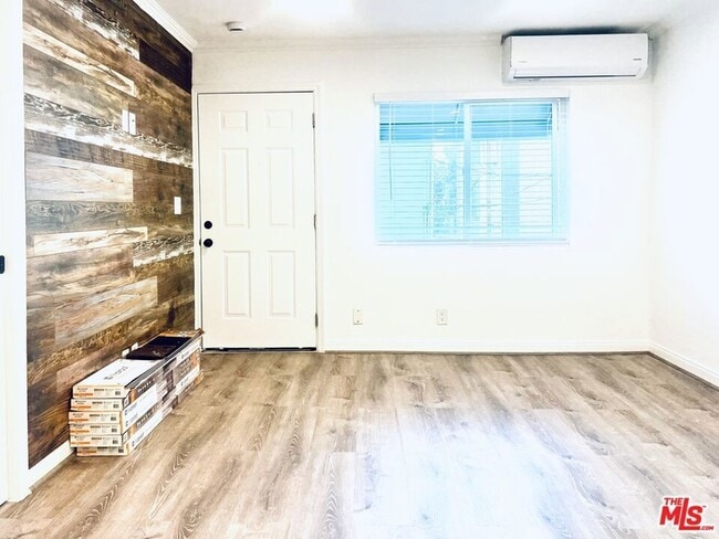 Building Photo - 451 Ivy St