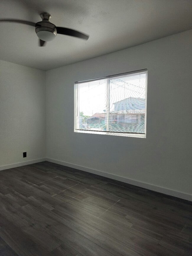 Building Photo - Renovated 2bd/1bth Single Family Home in R...