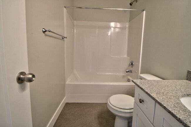 Building Photo - 4 Bedroom 2.5 Bathroom Townhome in Lehi